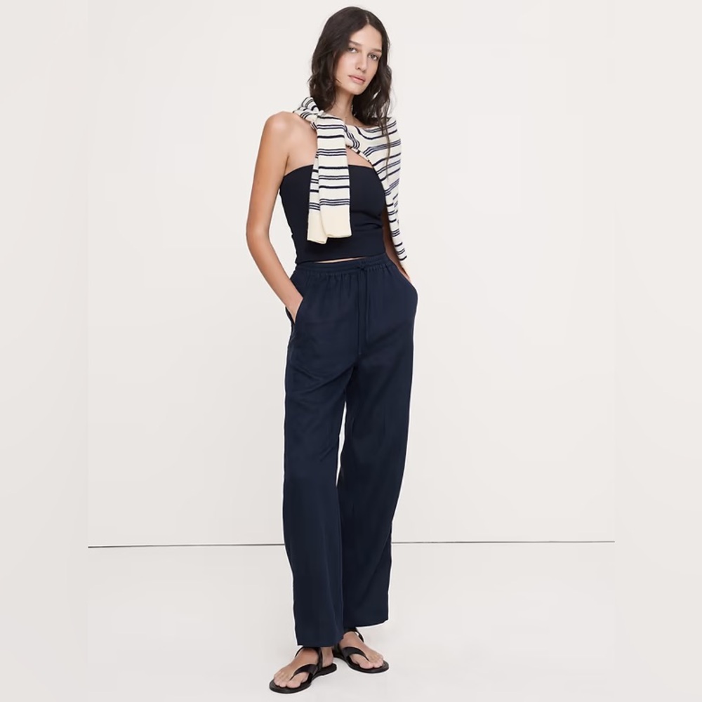 NWT! Banana Republic The Getaway Straight-Leg Pull-On Pant in Linen - Medium🩷